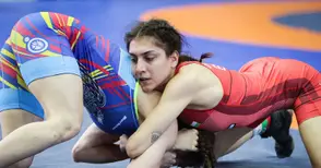 Сребро и бронз за борбата от тепиха на „Иван Илиев“