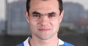 Синът на Цеката подписа договор с „Етър“