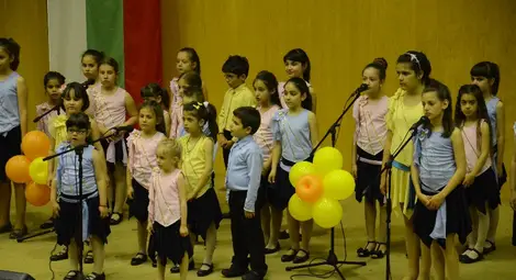 &bdquo;Слънцата&ldquo; заредиха публиката с много пролетно настроение