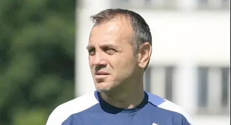 Ивайло Кирилов: С час и половина тренировка не се става голям футболист Щом Кристиян Господинов успя и други трябва да могат, дава пример наставникът Ивайло Кирилов: С час и половина тренировка не се става голям футболист Щом Кристиян Господинов успя и други трябва да могат, дава пример наставникът