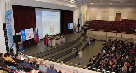 Академик Христо Белоев получи почетното звание "Доктор хонорис кауза" на Русенския университет