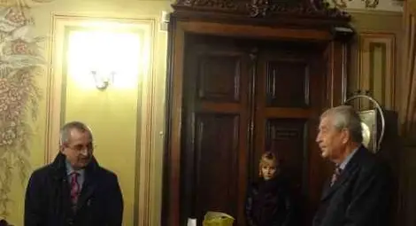 Областният управител Стефко Бурджиев поздрави Александър Недков по случай представянето на новата му книга &bdquo;Привилегия без давност&rdquo;