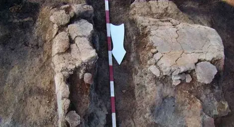 Гривна и кремъчни ножове на близо 7000 години откриха край Бъзовец