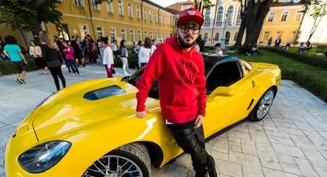 Актриса от Лондон е първата ученическа любов на Криско