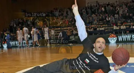 Тити Папазов подаде оставка