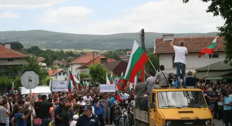 В Гърмен &bdquo;гърми&rdquo; негодувание и към привилегировани българи