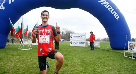 Александър Сръндев представя България на Балканиада по планинско бягане Александър Сръндев представя България на Балканиада по планинско бягане