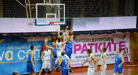 Баскетболистите на &bdquo;Дунав&ldquo; биха трудно габровския &bdquo;Черноморец&ldquo;