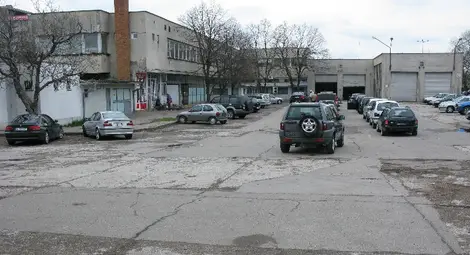 Служителите на БМВ в пат - не са уволнени, но нямат и работни места Служителите на БМВ в пат - не са уволнени, но нямат и работни места