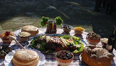 4707 именици в община Русе вдигат наздравица