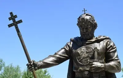 Статуята на цар Самуил влезе в хумористична класация