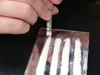 Двама българи арестувани за трафик на кокаин в Гърция