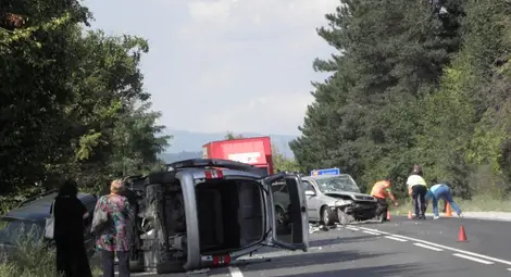 Верижна катастрофа на Е-79 край Дупница