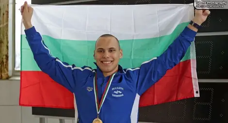 &bdquo;Болярин&ldquo; донесе първия български медал от световно по плуване за юноши