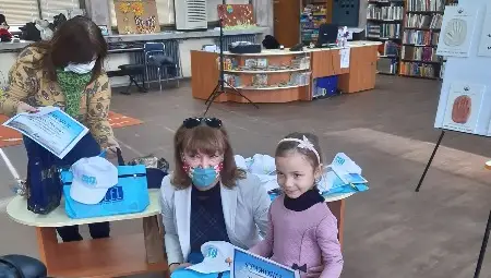 3-годишната Никол Цанкова с 263 заети книги през годината е победител при най-малките читатели.                          Снимка: РБ