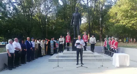 Анатоли Станев: Левски не се е задоволявал да остане в тълпата като един от многото /галерия/ Анатоли Станев: Левски не се е задоволявал да остане в тълпата като един от многото /галерия/