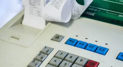 До края на март търговците  подменят касовите апарати