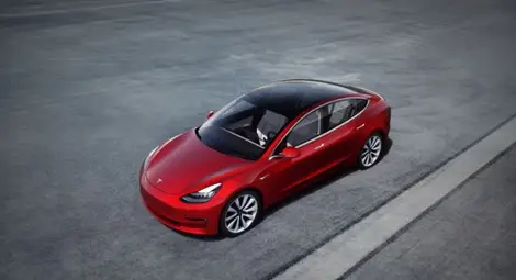 Tesla подарява Model 3 на този, който успее да хакне колата