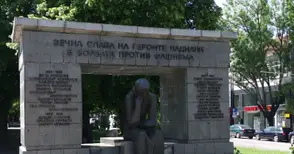 Братската могила и Паметника на жертвите от тоталитаризма в Русе възстановени в навечерието на 9 май