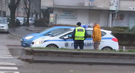 15-годишно момиче блъснато на пешеходна пътека