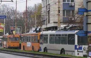 Пускат на търг старата контактна мрежа на тролеите в Русе