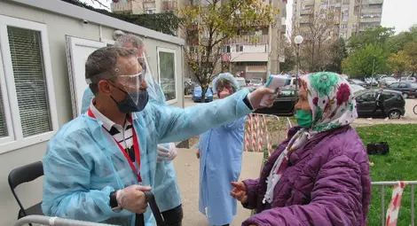 Директорът на Здравната каса стана доброволец в &bdquo;Медика&ldquo;