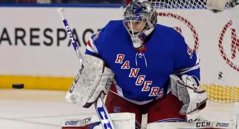 Русенски вратар спаси шест от седем дузпи в хокейната Мека Русенски вратар спаси шест от седем дузпи в хокейната Мека