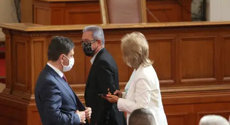 Скандали, забележки и викове &bdquo;оставка&ldquo; в парламента