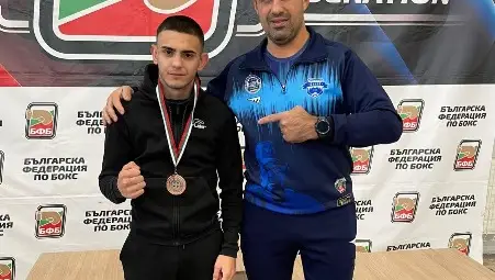 Николай Маринов се завърна на ринга с бронзов медал