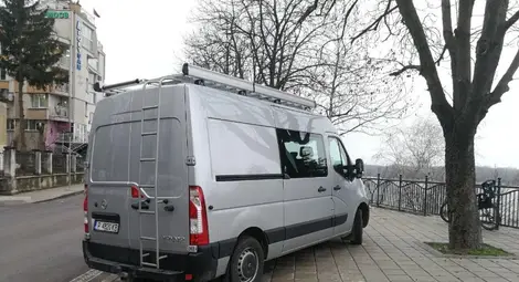 Паркирал върху новите плочки на "Придунавски" шофьор беше санкциониран вчера. Снимка: Община Русе Паркирал върху новите плочки на "Придунавски" шофьор беше санкциониран вчера. Снимка: Община Русе