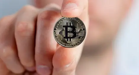 Bitcon достигна нов връх от $8100