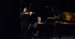 Три биса получи възхитената публика  от Светлин Русев и Евгени Божанов