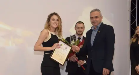 Проф.Велизар Павлов бе единственият професор, удостоен с признанието на студентите от факултета по природни науки за будител на университета. 		          Снимка: Бисер ТОДОРОВ