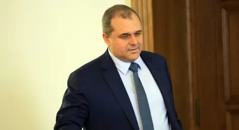 Иван Гранитски представя новата книга на депутата Искрен Веселинов