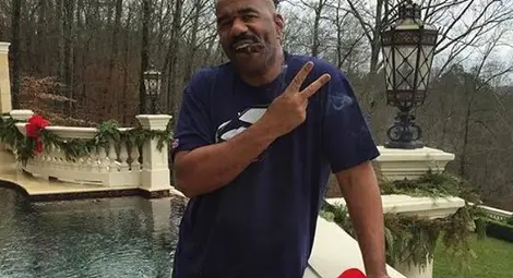 Стив Харви няма спиране - след гафа с Мис Вселена поздрави за Великден