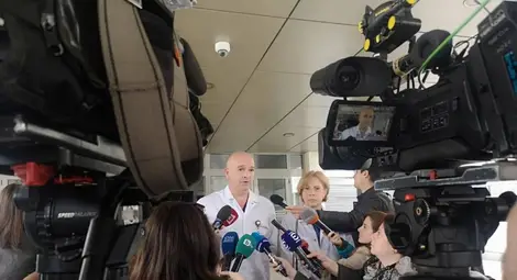 Пострадалата курсантка от НВУ е с опасност за живота