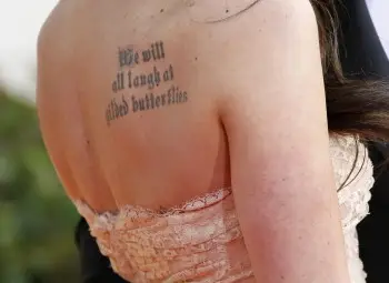 Да си направиш татуировка с впечатляващ цитат или не - това е въпросът