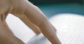 Второкласничка спечели състезание със задачи на Брайлово писмо