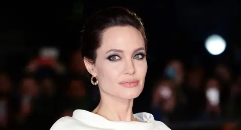 Анджелина Джоли става на 40