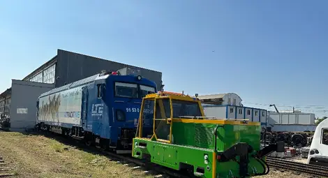 &bdquo;Експрес Сервиз&ldquo; достави два акумулаторни локомотива за румънската &bdquo;Софтроник&ldquo;