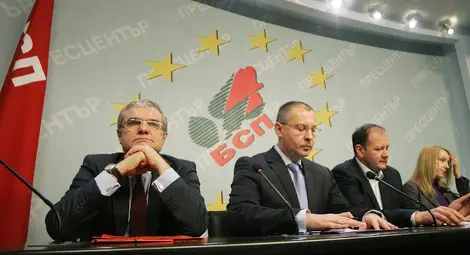 Подалият оставка от партийните постове Румен Петков: Оставам в БСП