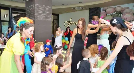 Батман и Снежанка оживяха в „Смехорания“ Батман и Снежанка оживяха в „Смехорания“