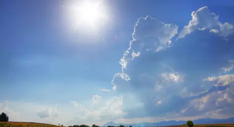 Температурите се качват, ще е топло и на морето, и в планините