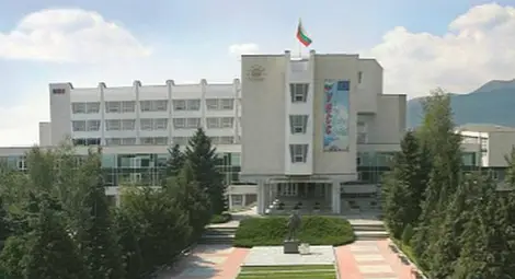 УНСС обяви два дни предварително второто класиране на приетите студенти