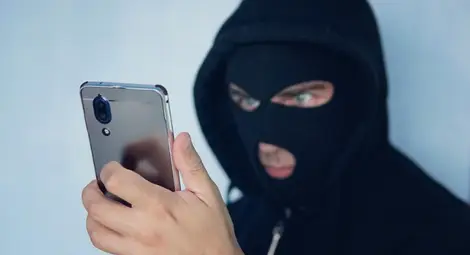 Ало измамниците вкараха жена в група за обработка на жертвите Ало измамниците вкараха жена в група за обработка на жертвите