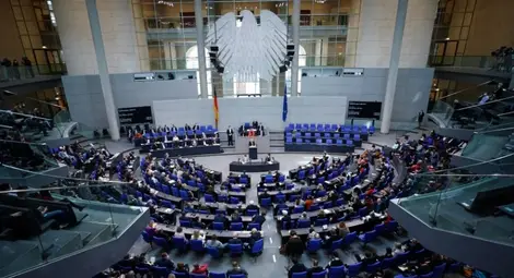 Бундестагът одобри доставките на тежко оръжие за Украйна