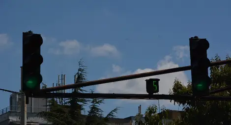 Светофар предизвиква катастрофи с 6 секунди зелена светлина