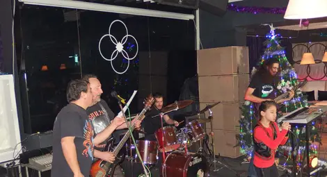 9-годишната Виктория Миланова  и група &bdquo;Епизод&ldquo; с нова песен