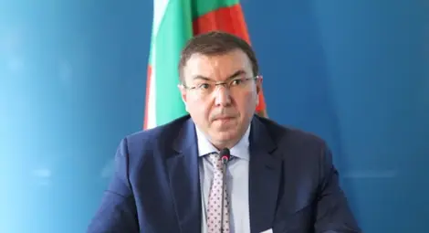 Здравният министър - с негативен PCR-тест