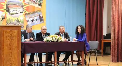 Новата местна власт в Ценово положи клетва и встъпи в длъжност Новата местна власт в Ценово положи клетва и встъпи в длъжност